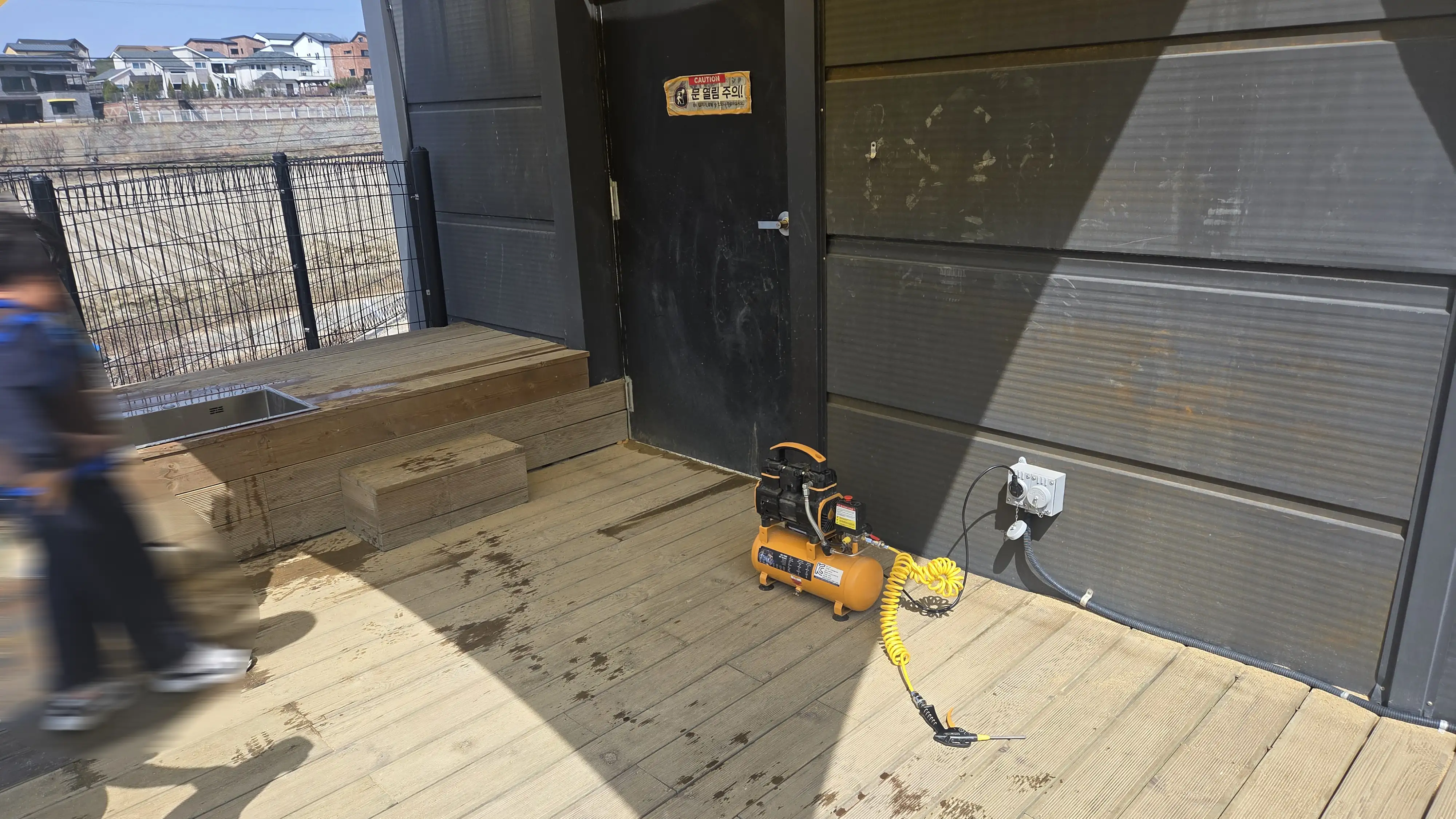 Image in a image block